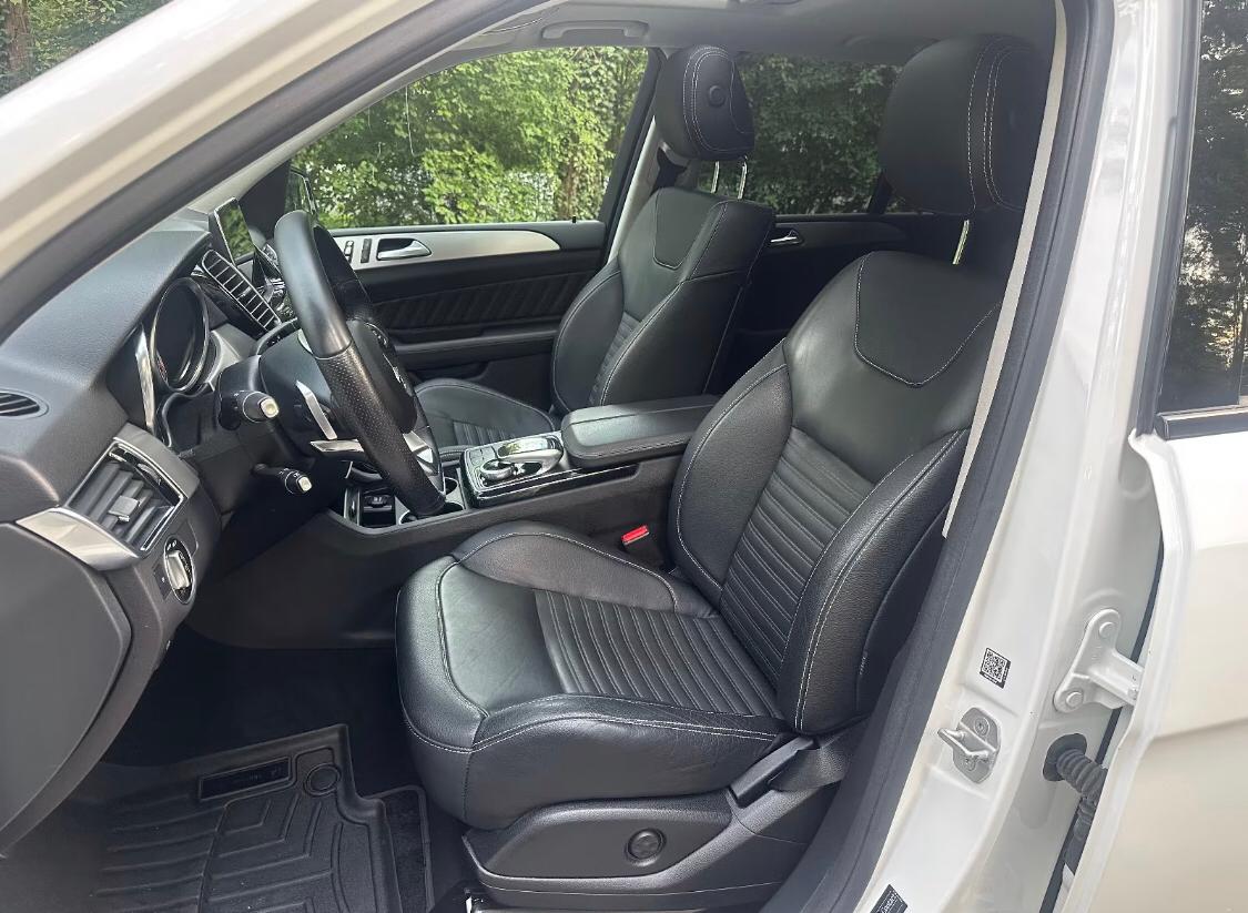 
								Mercedes-Benz GLE 350d 4MATIC AMG-Line full									