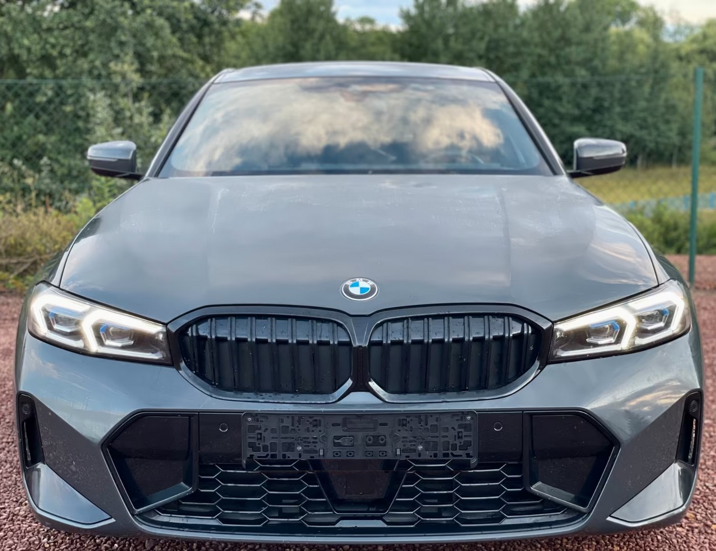 
								BMW 320d xDrive M Sport full									