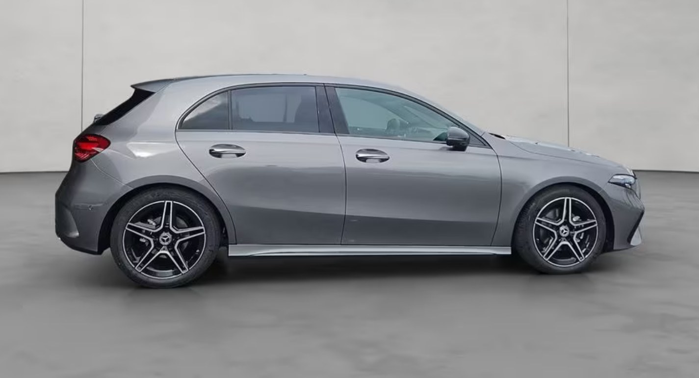 
								Mercedes-Benz A 200d AMG Advanced Plus full									