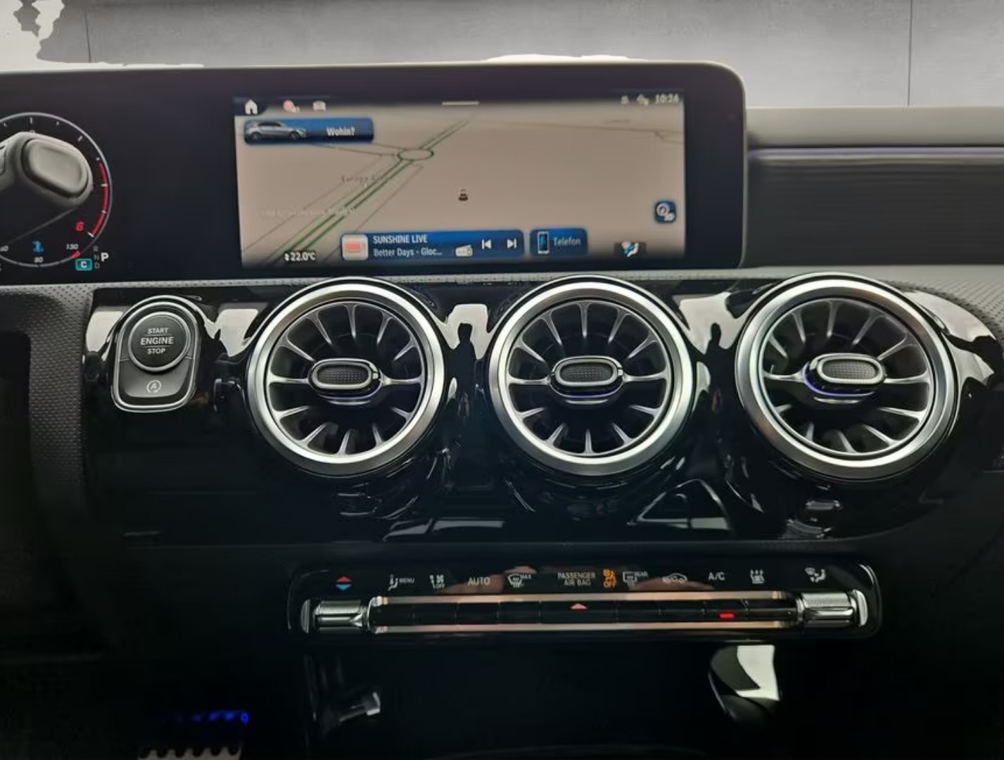 
								Mercedes-Benz A 200d AMG Advanced Plus full									
