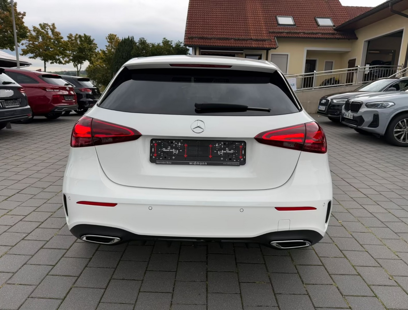 
								Mercedes-Benz A 180d AMG full									