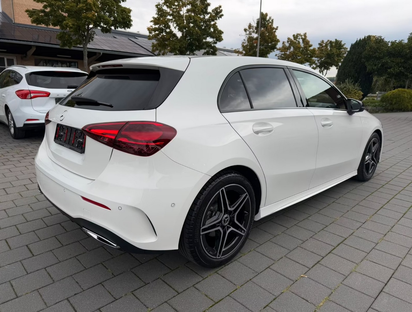 
								Mercedes-Benz A 180d AMG full									