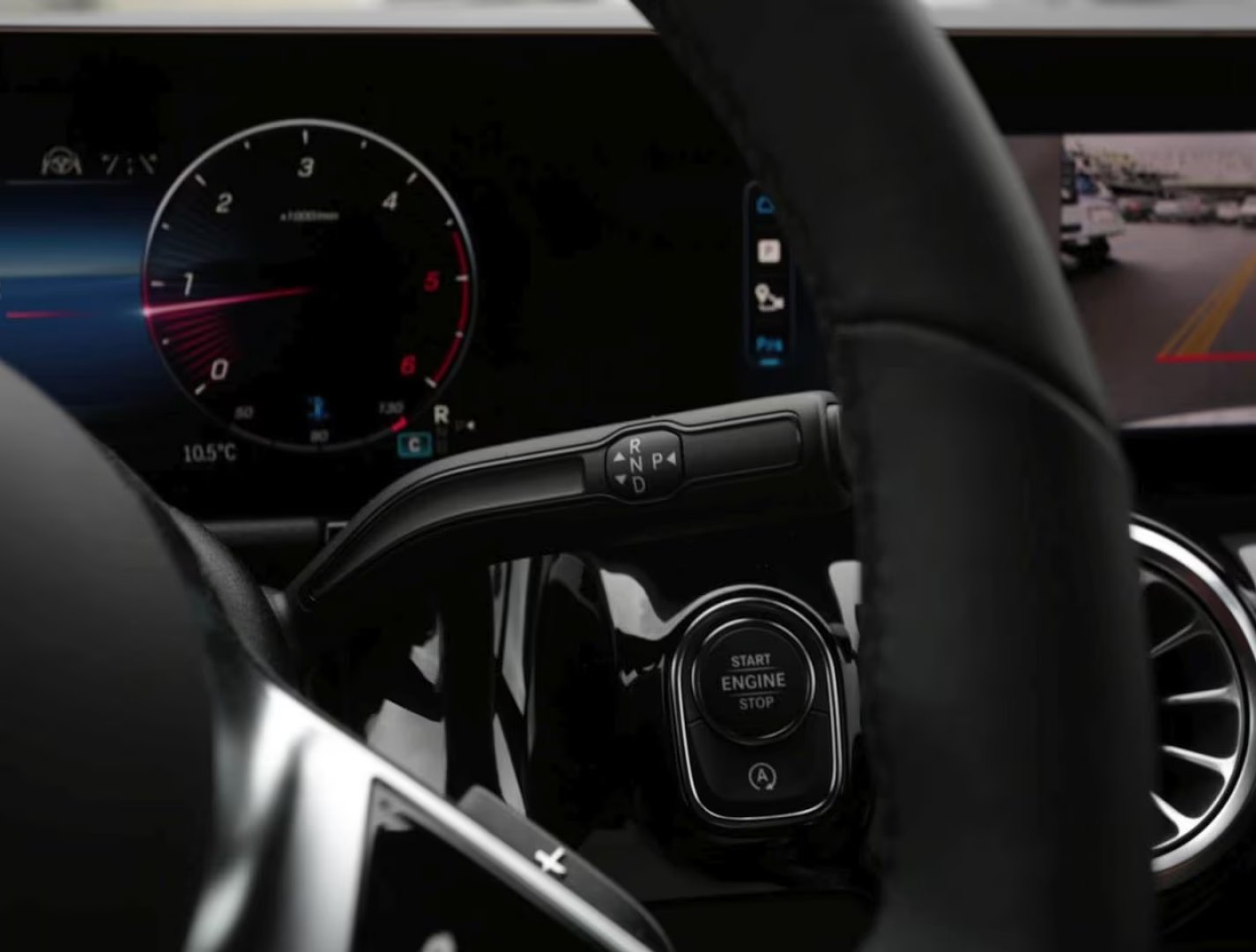 
								Mercedes-Benz GLA 220d 4MATIC Progressive Night full									