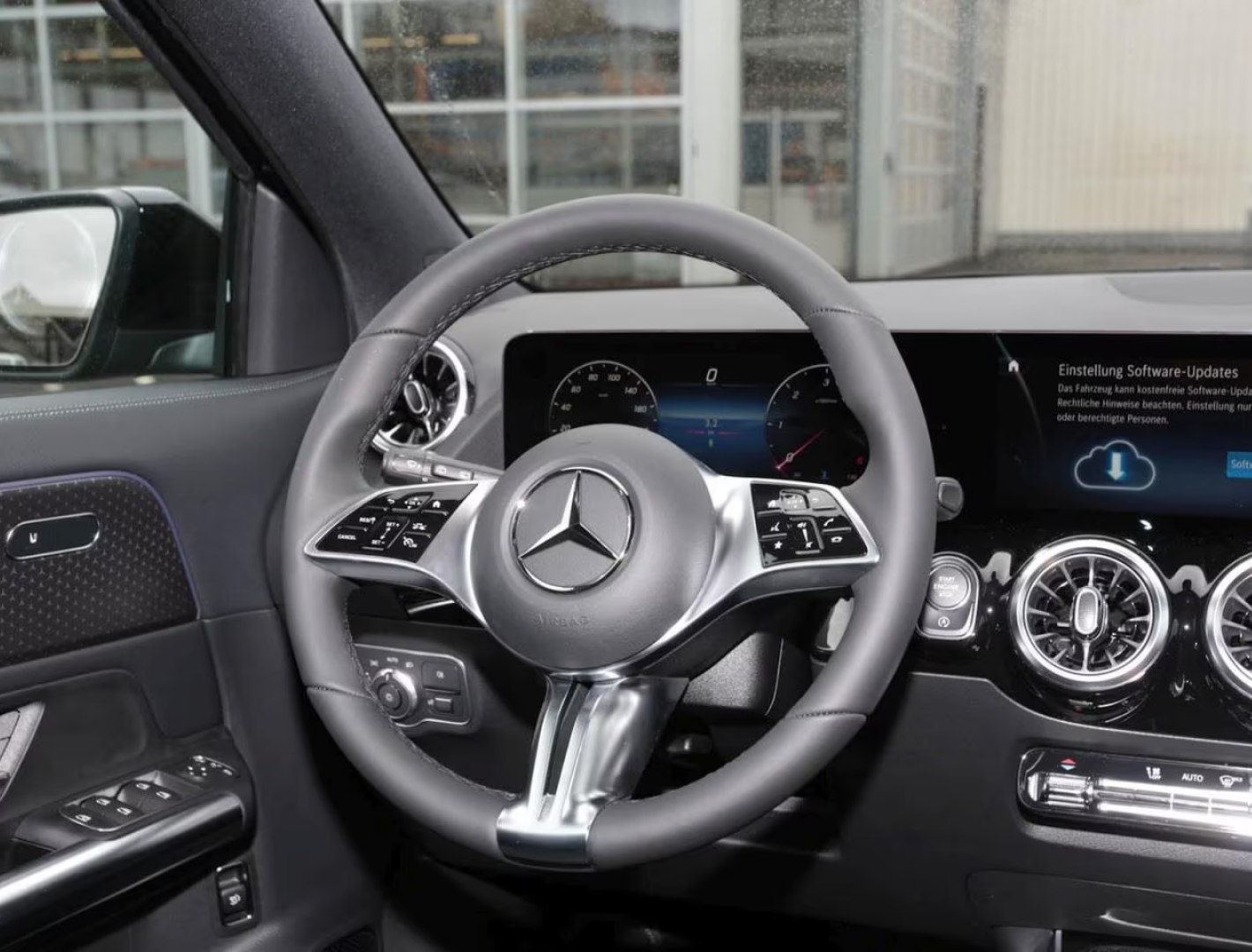 
								Mercedes-Benz GLA 220d 4MATIC Progressive Night full									