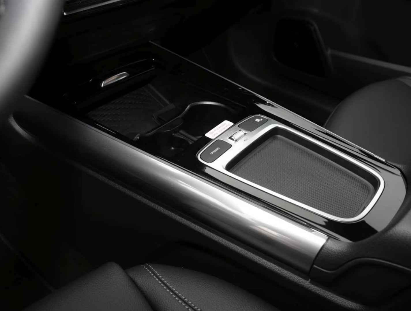 
								Mercedes-Benz GLA 220d 4MATIC Progressive Night full									
