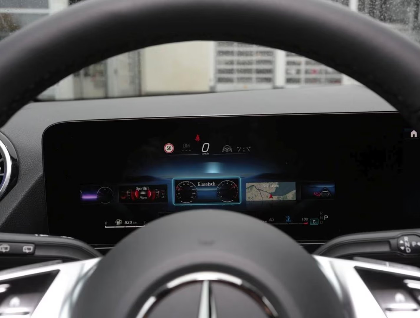 
								Mercedes-Benz GLA 220d 4MATIC Progressive Night full									