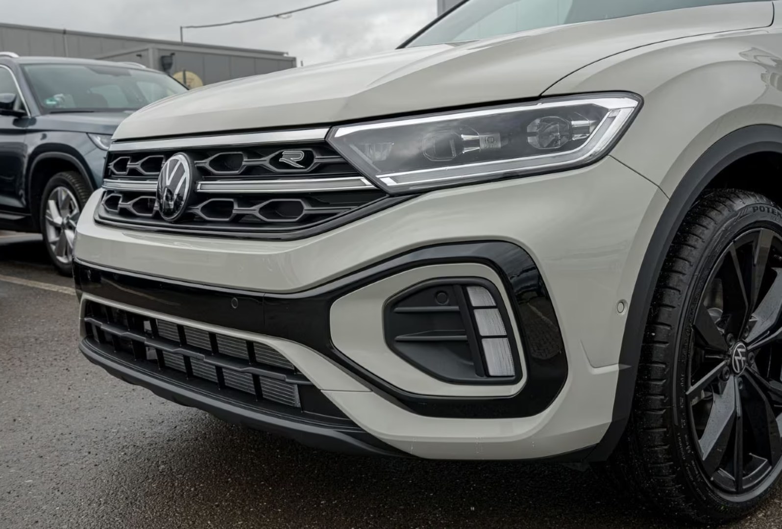 
								Volkswagen T-Roc 2.0 TDI R-Line full									