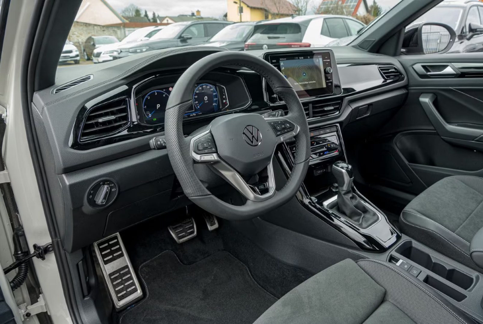 
								Volkswagen T-Roc 2.0 TDI R-Line full									
