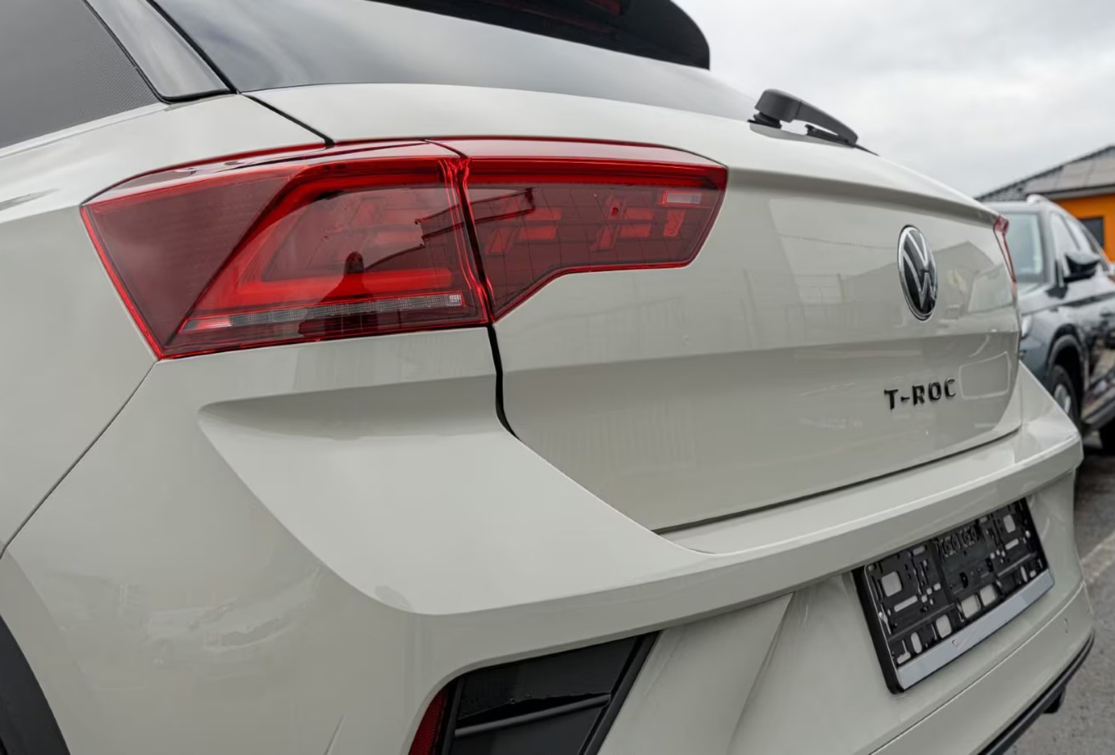 
								Volkswagen T-Roc 2.0 TDI R-Line full									