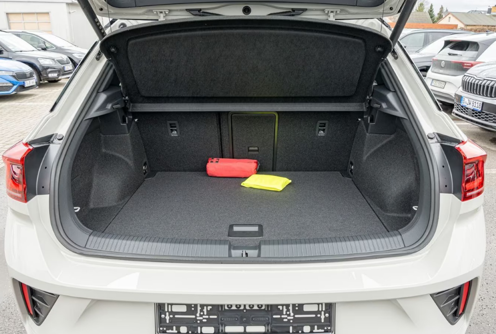 
								Volkswagen T-Roc 2.0 TDI R-Line full									
