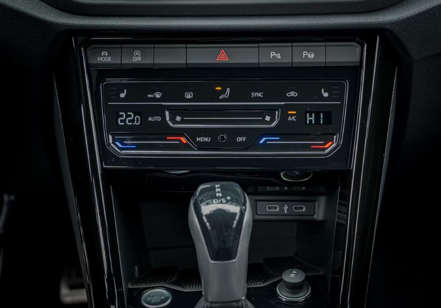 
								Volkswagen T-Roc 2.0 TDI R-Line full									