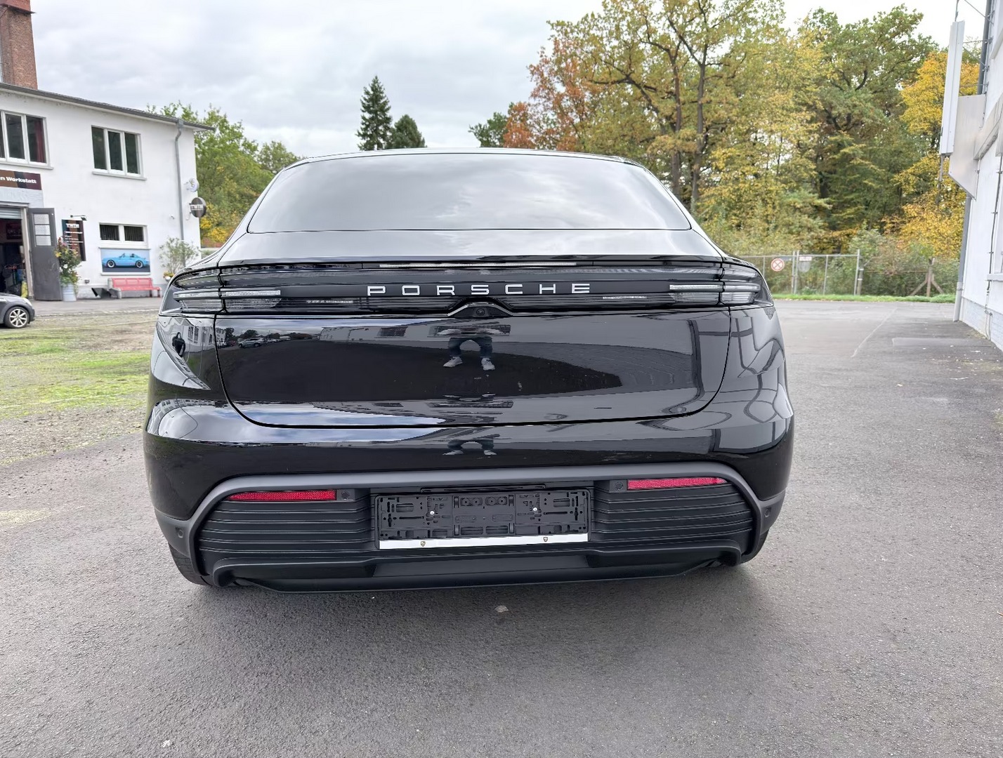 
								Porsche Macan – Matrix-LED-Scheinwerfer – 22-Zoll-Felgen full									