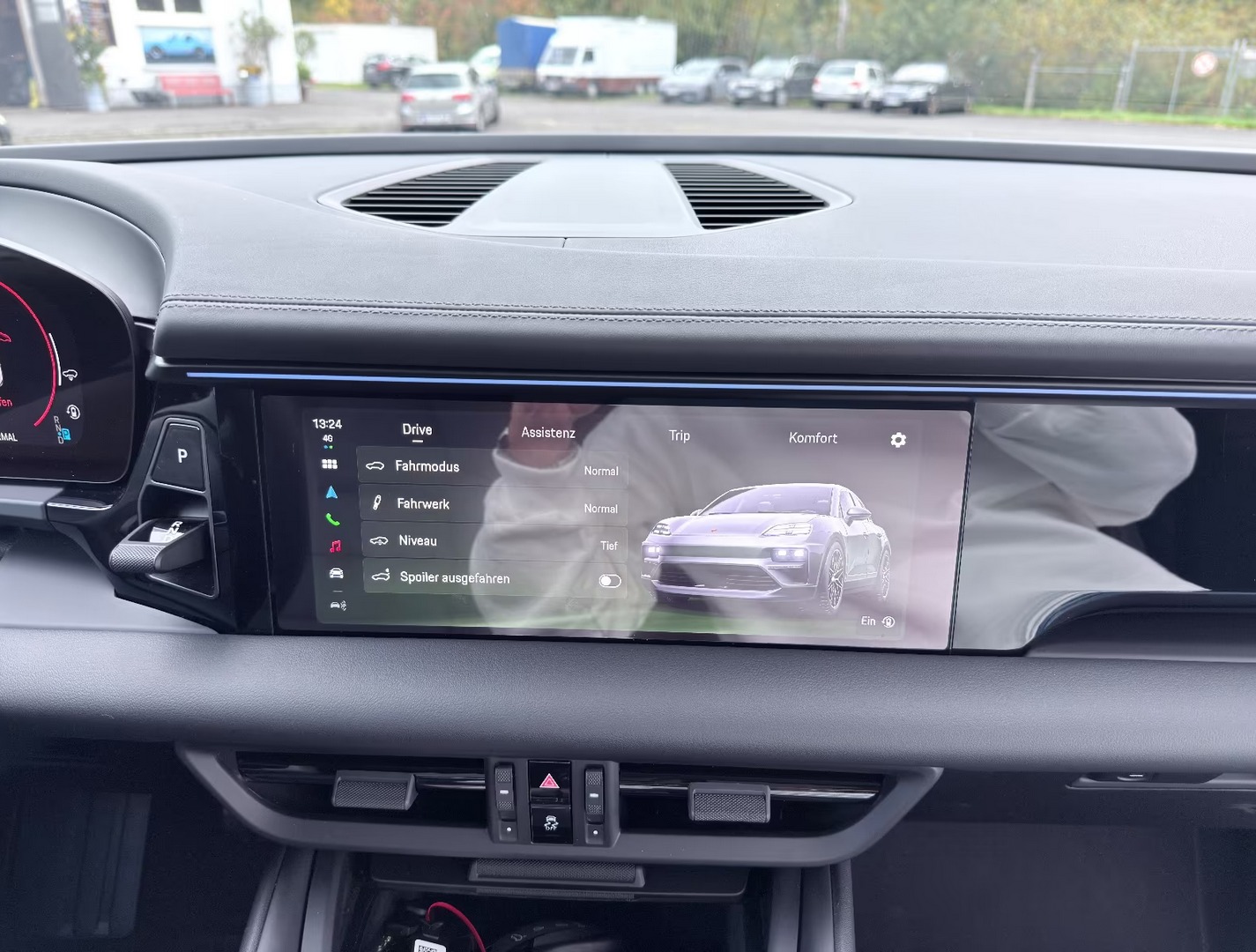 
								Porsche Macan – Matrix-LED-Scheinwerfer – 22-Zoll-Felgen full									