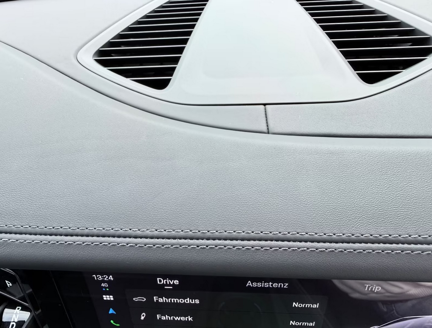 
								Porsche Macan – Matrix-LED-Scheinwerfer – 22-Zoll-Felgen full									