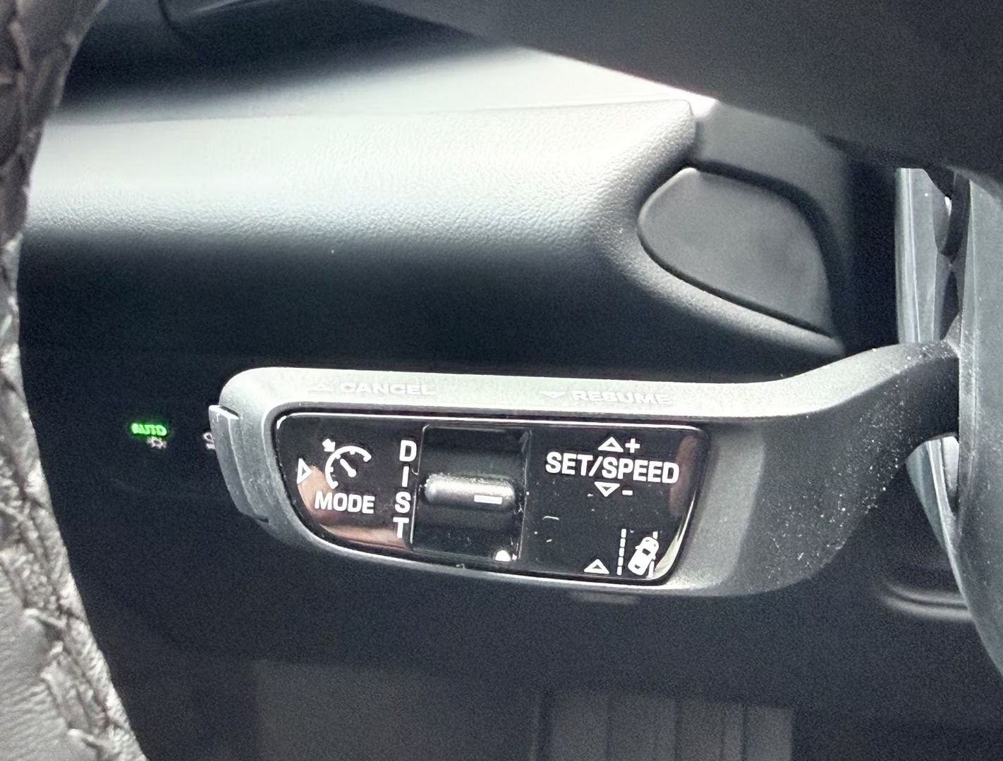 
								Porsche Macan – Matrix-LED-Scheinwerfer – 22-Zoll-Felgen full									