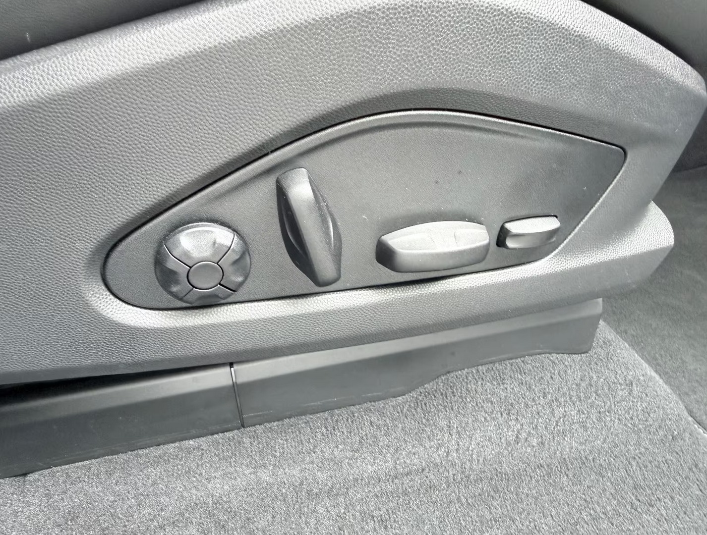 
								Porsche Macan – Matrix-LED-Scheinwerfer – 22-Zoll-Felgen full									