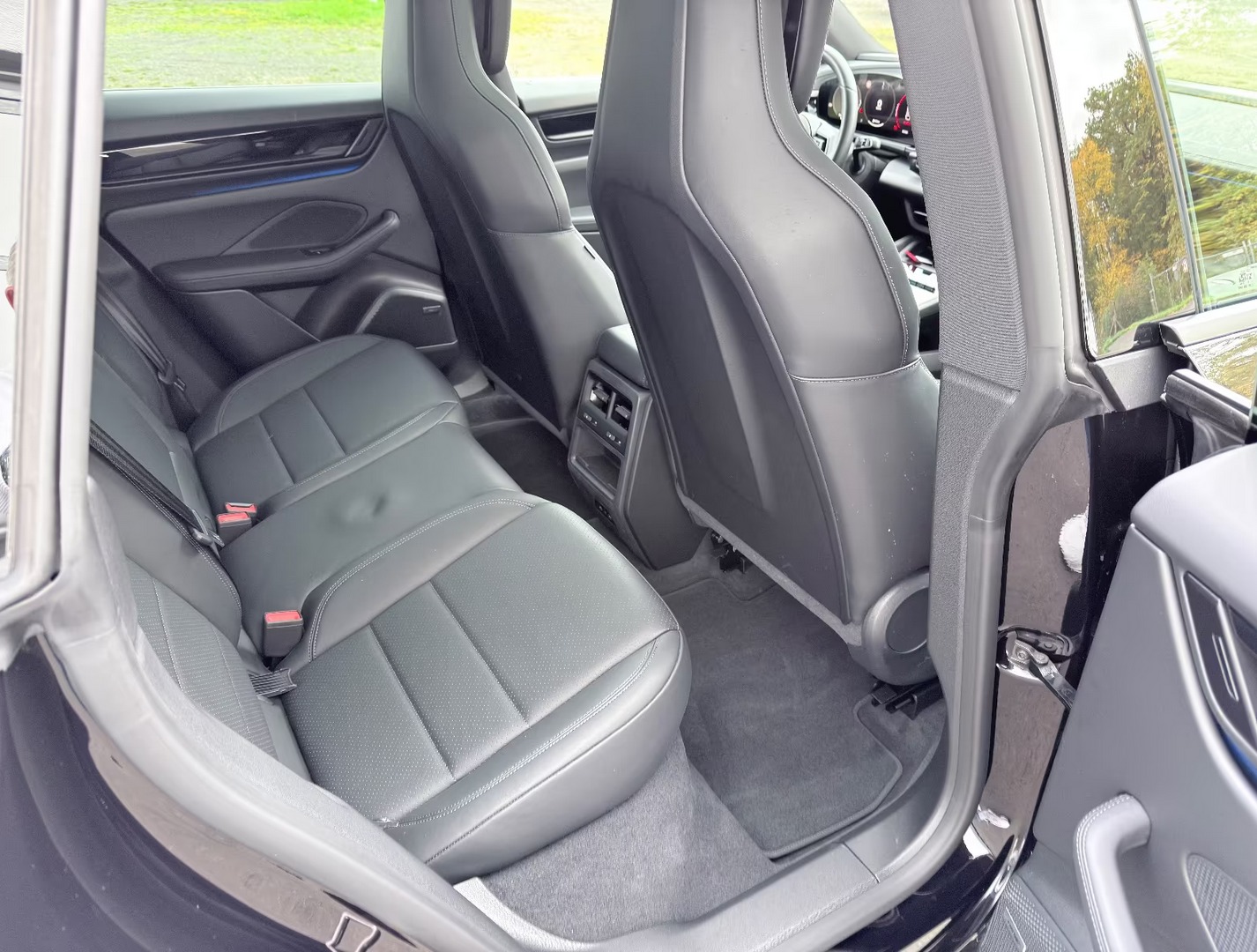 
								Porsche Macan – Matrix-LED-Scheinwerfer – 22-Zoll-Felgen full									