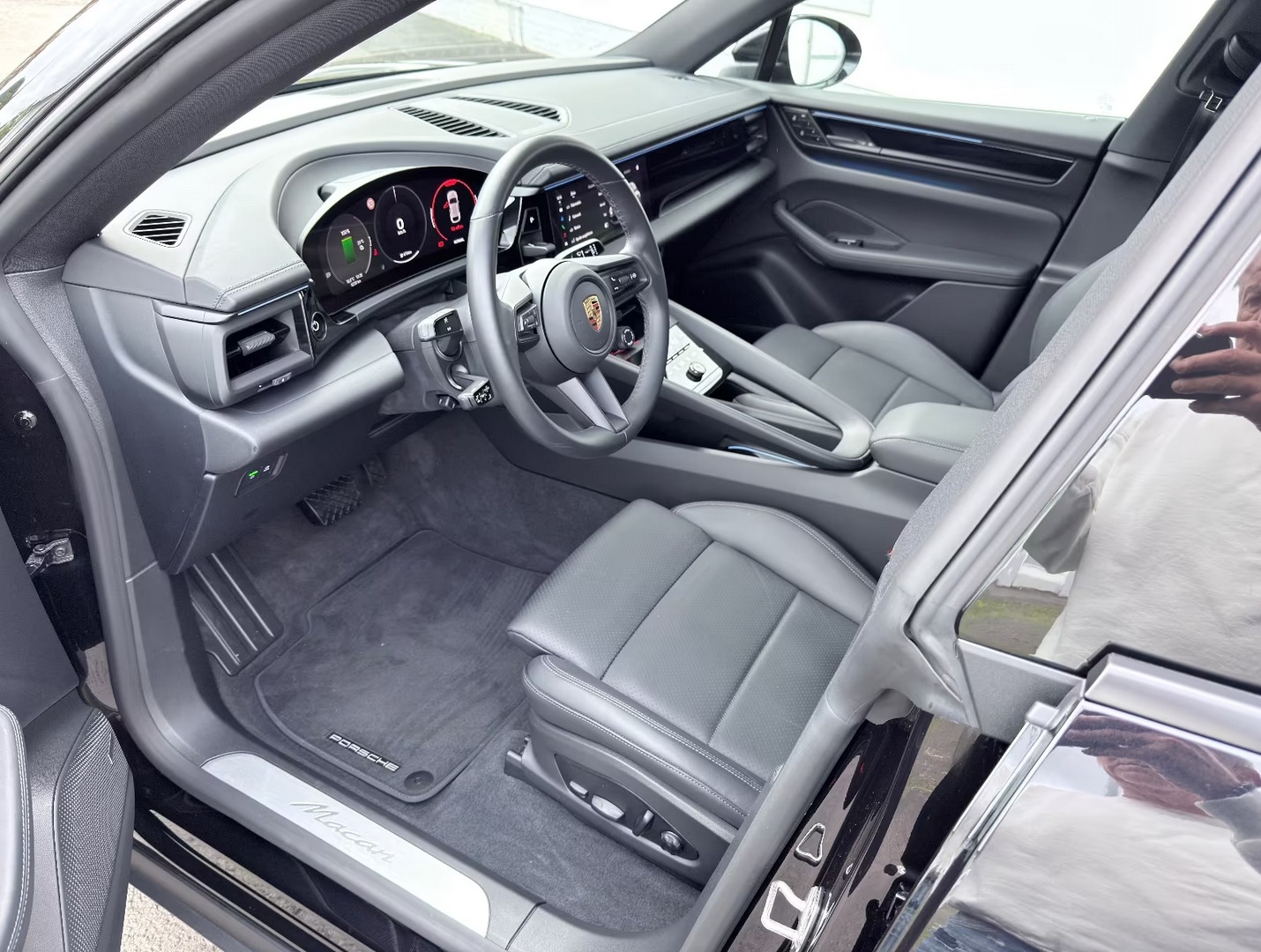 
								Porsche Macan – Matrix-LED-Scheinwerfer – 22-Zoll-Felgen full									