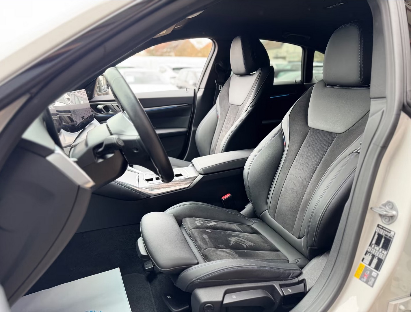 
								BMW i4 Gran Coupé 35e M Sport – Elektro full									