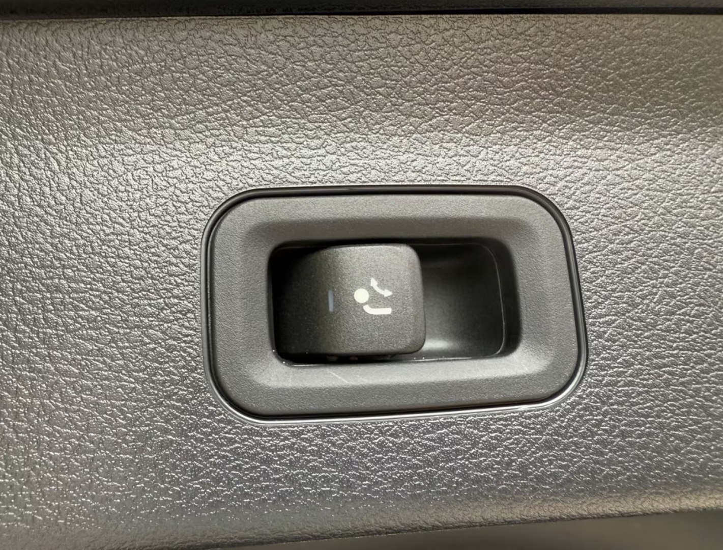 
								Mercedes-Benz GLS 400d 4MATIC full									