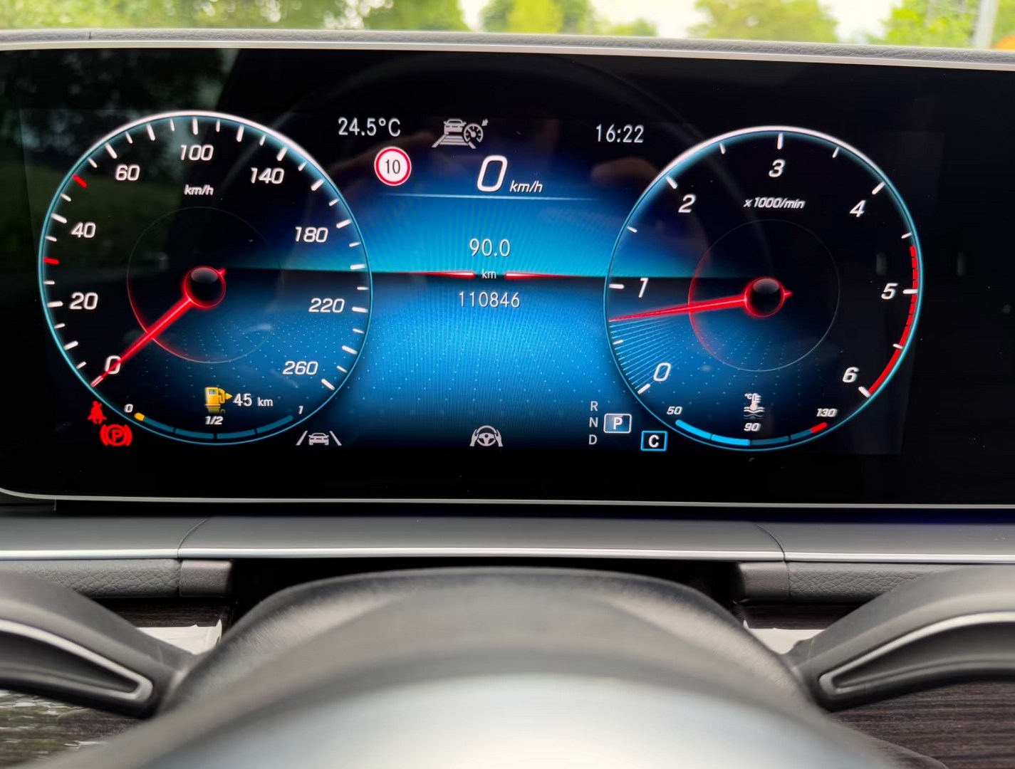 
								Mercedes-Benz GLS 400d 4MATIC full									