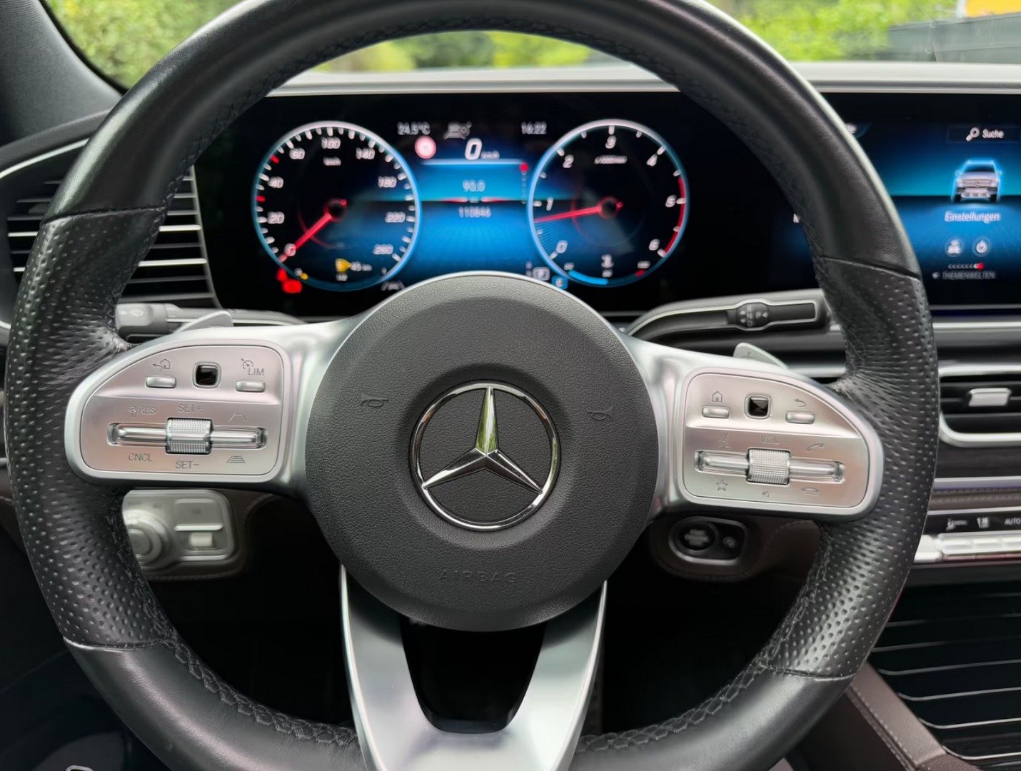 
								Mercedes-Benz GLS 400d 4MATIC full									