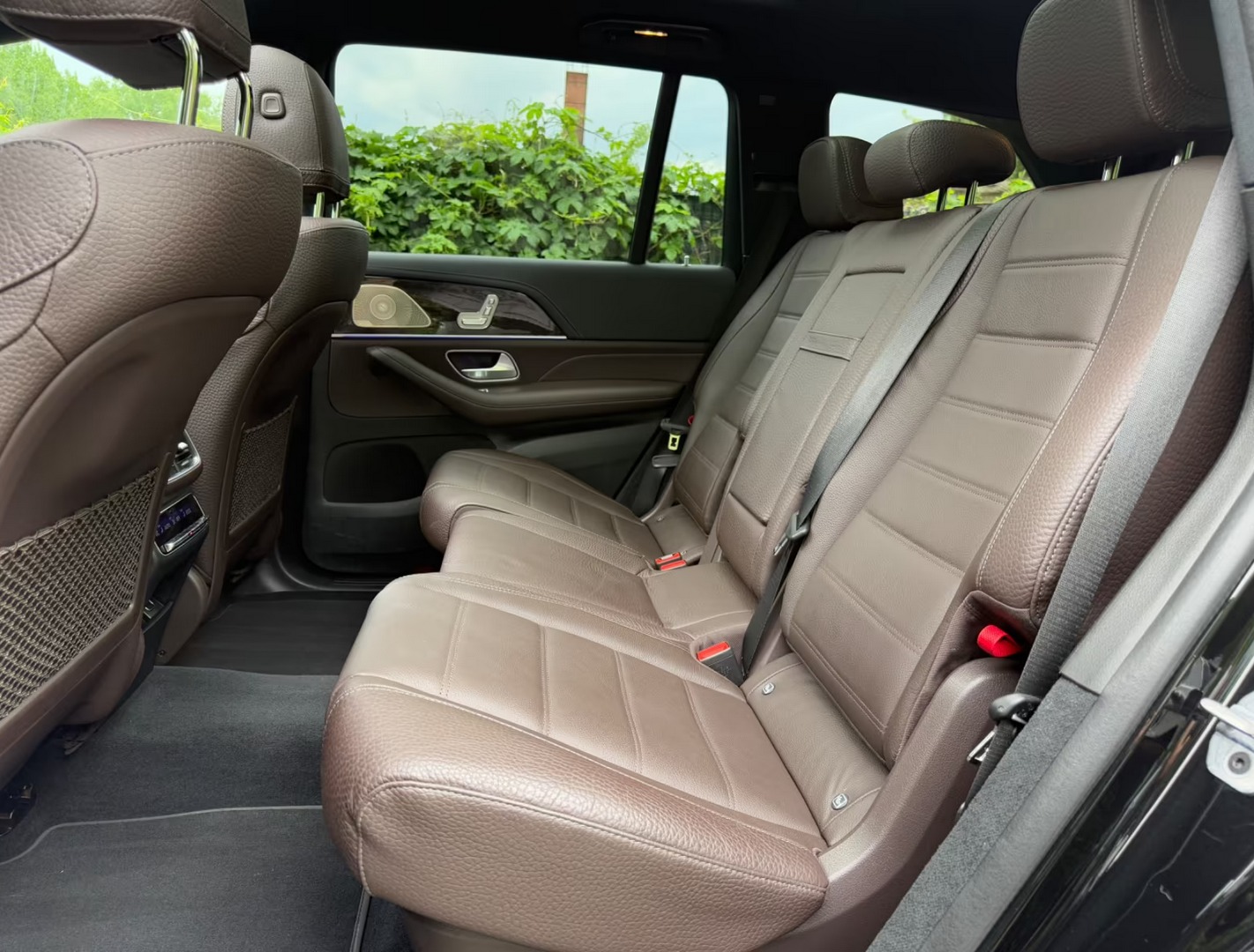 
								Mercedes-Benz GLS 400d 4MATIC full									