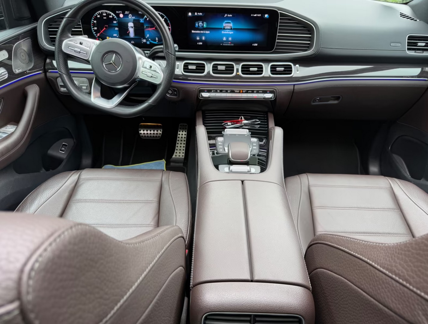 
								Mercedes-Benz GLS 400d 4MATIC full									