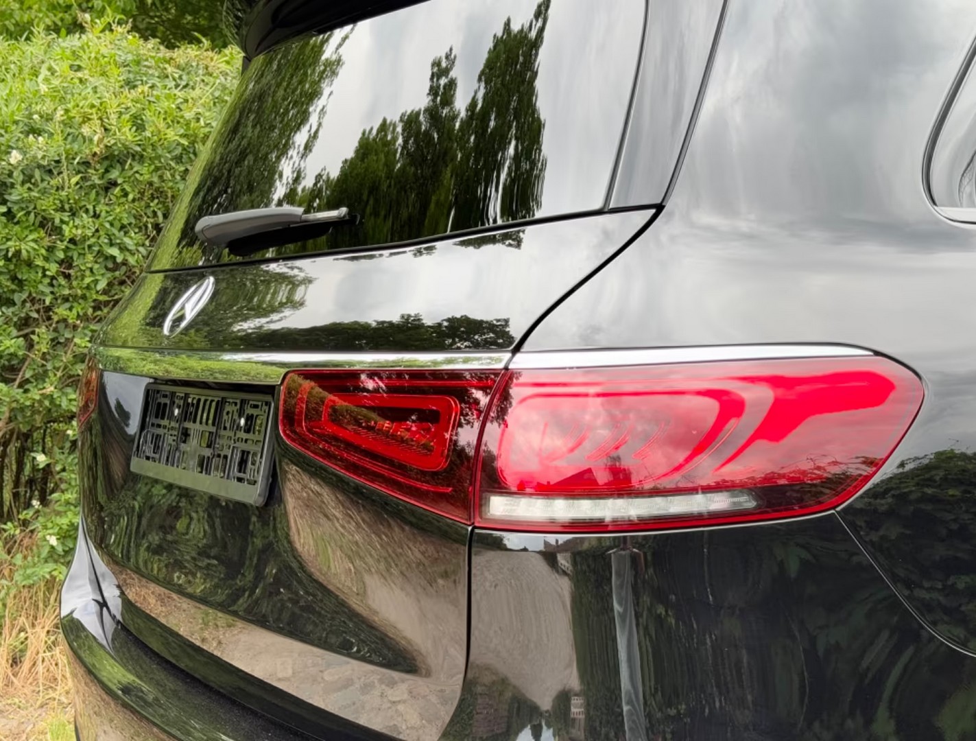 
								Mercedes-Benz GLS 400d 4MATIC full									
